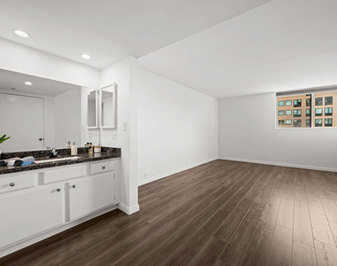 10535 Wilshire Boulevard - Photo Thumbnail 13