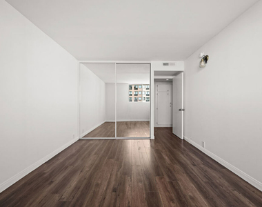 10535 Wilshire Boulevard - Photo Thumbnail 18