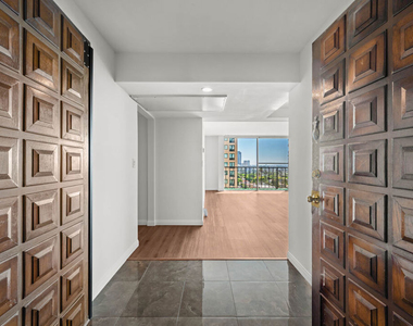 10535 Wilshire Boulevard - Photo Thumbnail 5