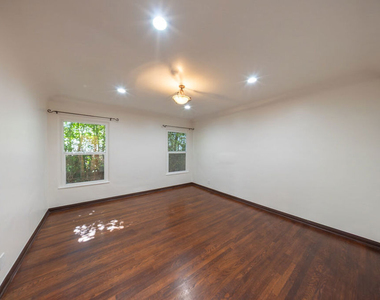 8232 Blackburn Avenue - Photo Thumbnail 10