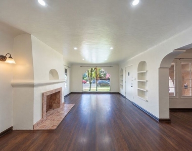 8232 Blackburn Avenue - Photo Thumbnail 2