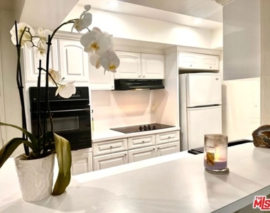 1351 N Crescent Heights - Photo Thumbnail 2
