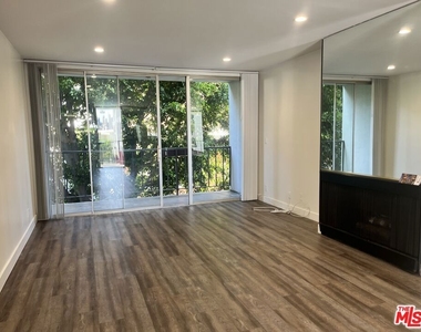 1351 N Crescent Heights - Photo Thumbnail 5