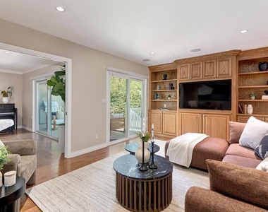 2302 Duxbury Circle - Photo Thumbnail 4