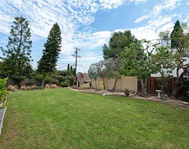 7746 Boeing Avenue - Photo Thumbnail 25
