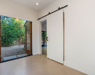 2401 32nd Street - Photo Thumbnail 13