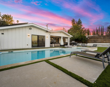 20461 Coulson Street - Photo Thumbnail 23
