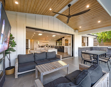 20461 Coulson Street - Photo Thumbnail 9