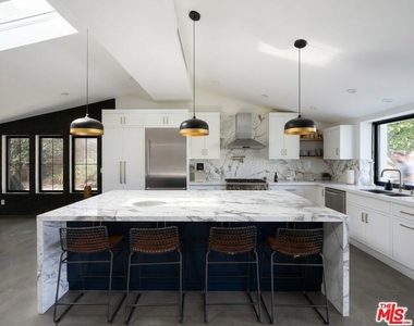 20461 Coulson Street - Photo Thumbnail 49