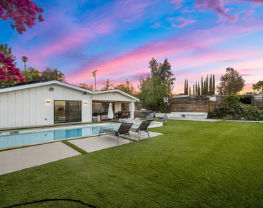20461 Coulson Street - Photo Thumbnail 24