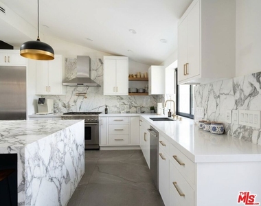 20461 Coulson Street - Photo Thumbnail 52