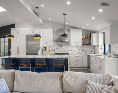 20461 Coulson Street - Photo Thumbnail 7