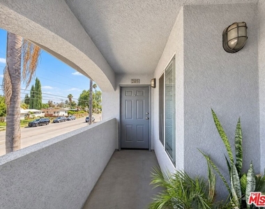 6545 Fulton Avenue - Photo Thumbnail 15