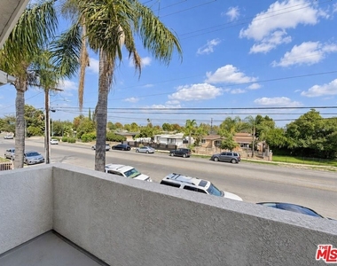 6545 Fulton Avenue - Photo Thumbnail 13