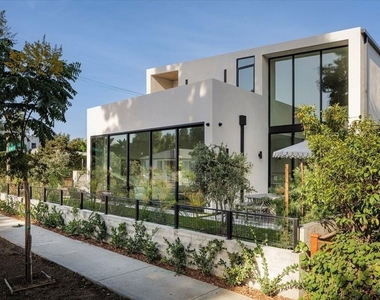 3404 Caroline Avenue - Photo Thumbnail 1