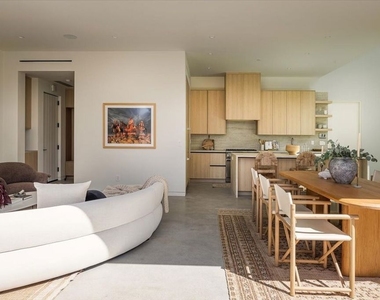 3404 Caroline Avenue - Photo Thumbnail 7