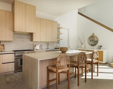 3404 Caroline Avenue - Photo Thumbnail 9