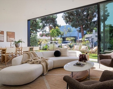 3404 Caroline Avenue - Photo Thumbnail 3