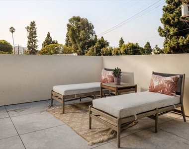 3404 Caroline Avenue - Photo Thumbnail 35