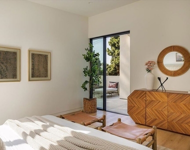 3404 Caroline Avenue - Photo Thumbnail 19