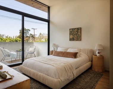 3404 Caroline Avenue - Photo Thumbnail 22