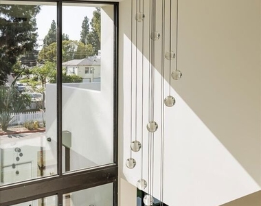 3404 Caroline Avenue - Photo Thumbnail 15