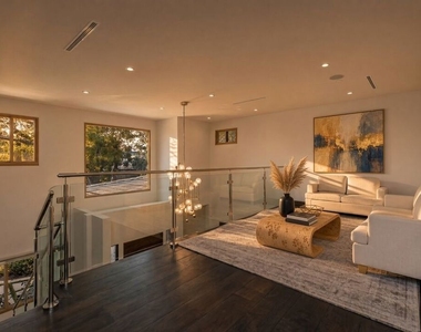 2408 Castle Heights Avenue - Photo Thumbnail 17