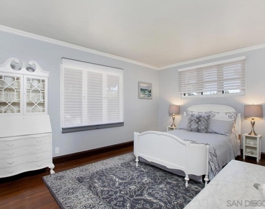 815 Alameda Boulevard - Photo Thumbnail 7