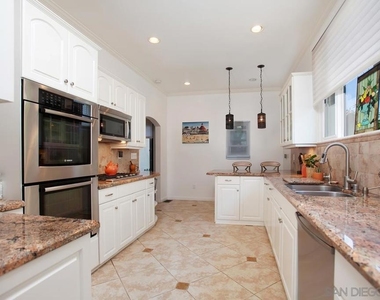 815 Alameda Boulevard - Photo Thumbnail 2