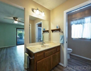 1811 Lynx Glen - Photo Thumbnail 8