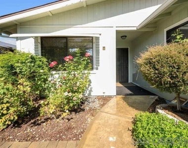 1811 Lynx Glen - Photo Thumbnail 1