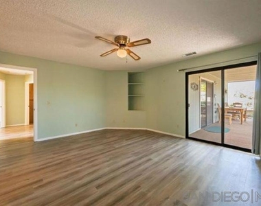 1811 Lynx Glen - Photo Thumbnail 7