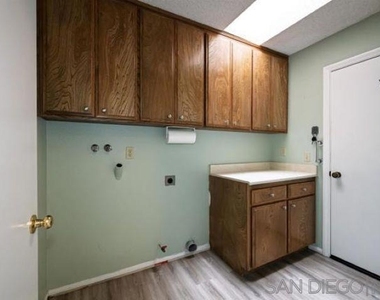 1811 Lynx Glen - Photo Thumbnail 12