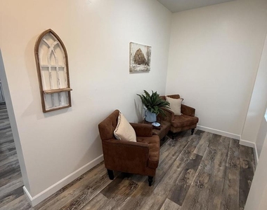 567 Main Street - Photo Thumbnail 4