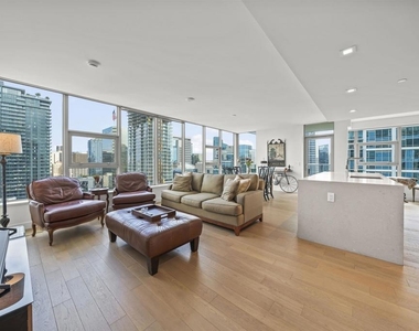 1388 Kettner - Photo Thumbnail 2