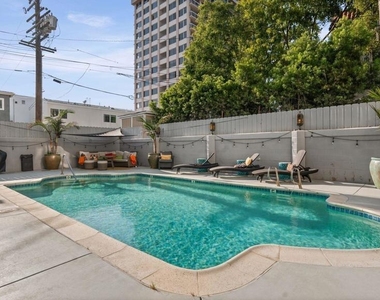140 Walnut - Photo Thumbnail 27