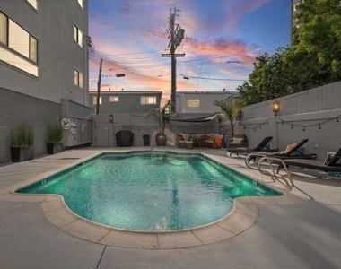 140 Walnut - Photo Thumbnail 29