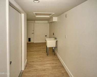 1202 Sheffield Place - Photo Thumbnail 17