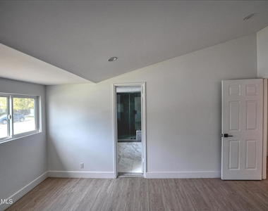 1202 Sheffield Place - Photo Thumbnail 14