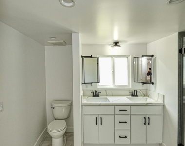 1202 Sheffield Place - Photo Thumbnail 11