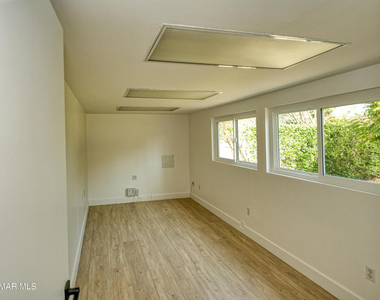 1202 Sheffield Place - Photo Thumbnail 18