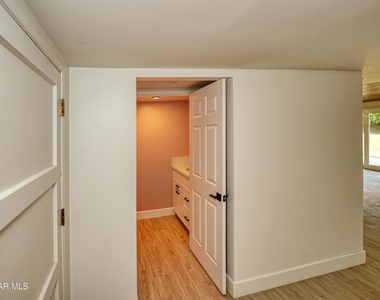 1202 Sheffield Place - Photo Thumbnail 1