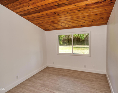 1202 Sheffield Place - Photo Thumbnail 8