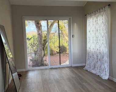 5430 Fieldcrest Drive - Photo Thumbnail 8