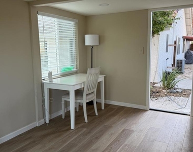 5430 Fieldcrest Drive - Photo Thumbnail 9