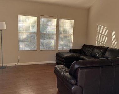 5430 Fieldcrest Drive - Photo Thumbnail 3