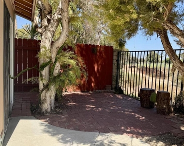 5430 Fieldcrest Drive - Photo Thumbnail 17