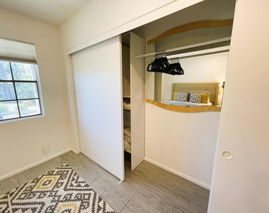 5300 E Waverly Drive - Photo Thumbnail 13