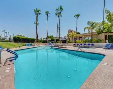 5300 E Waverly Drive - Photo Thumbnail 25
