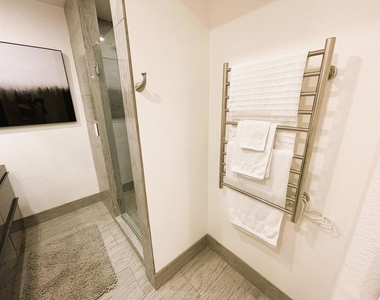 5300 E Waverly Drive - Photo Thumbnail 17
